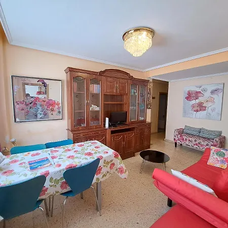 3 Bedroom Flat With Wifi * ולנסיה