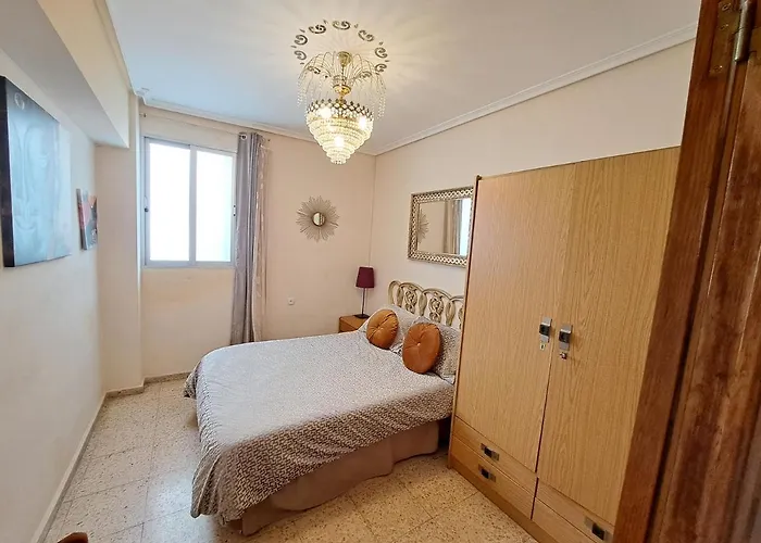 Apartment 3 Bedroom Flat With Wifi Valencia