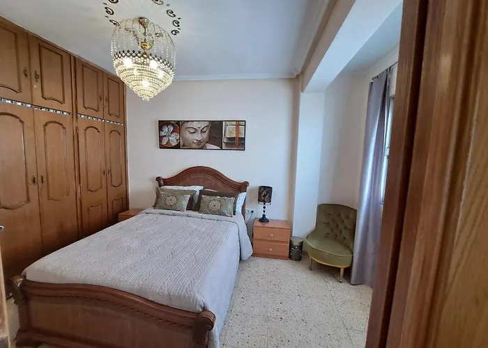 Apartment 3 Bedroom Flat With Wifi *