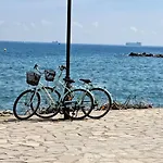 Διαμέρισμα 3 Bedroom Flat With Wifi