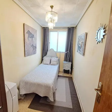 3 Bedroom Flat With Wifi Lägenhet *