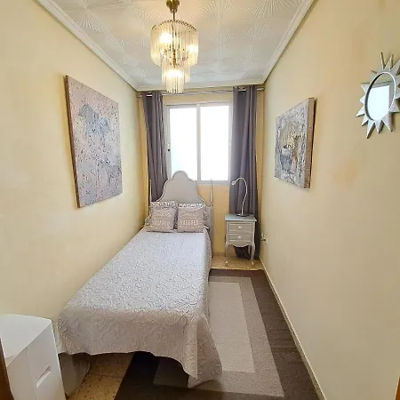 3 Bedroom Flat With Wifi Lägenhet